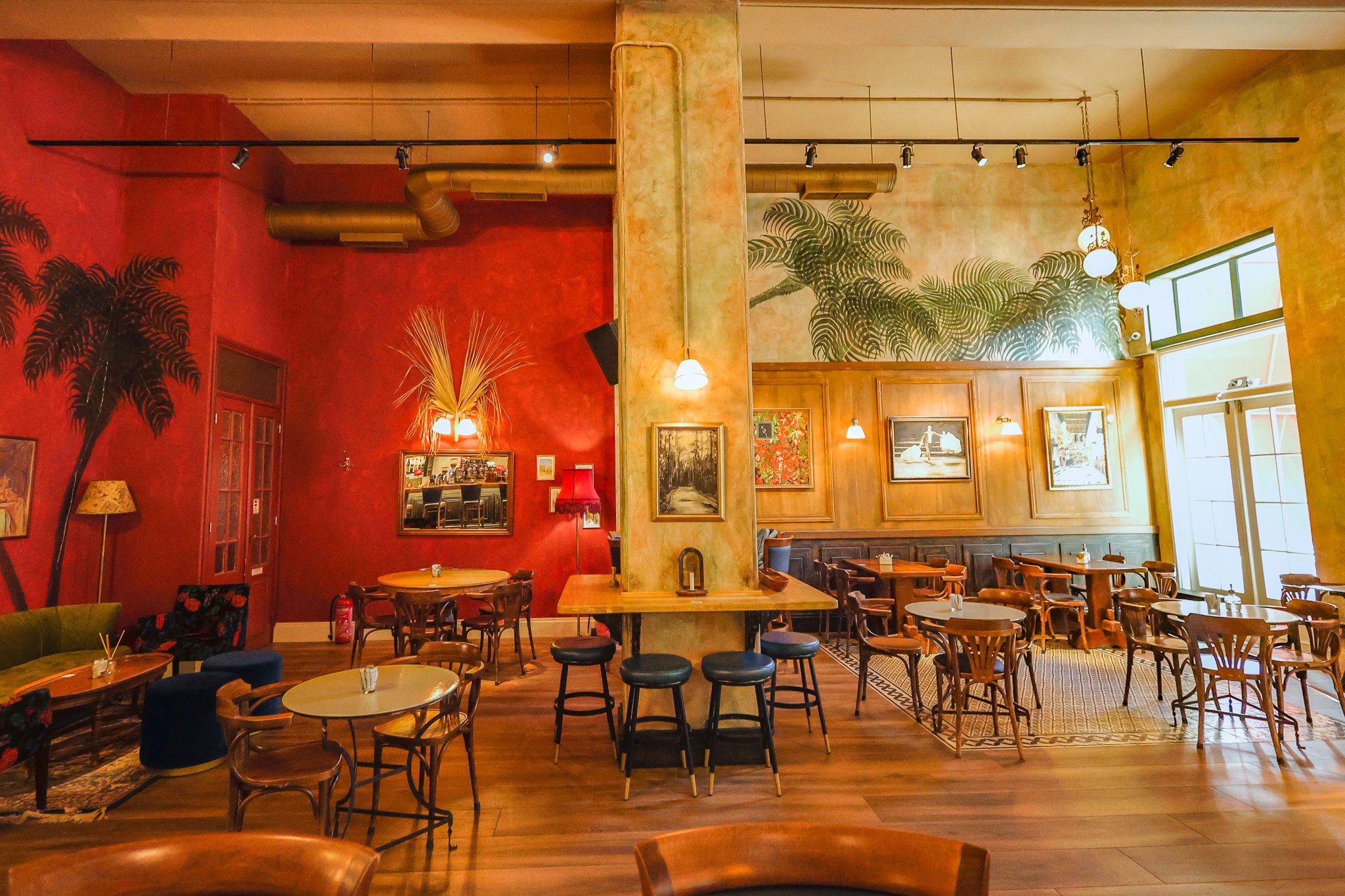 Lou Lounge Bar